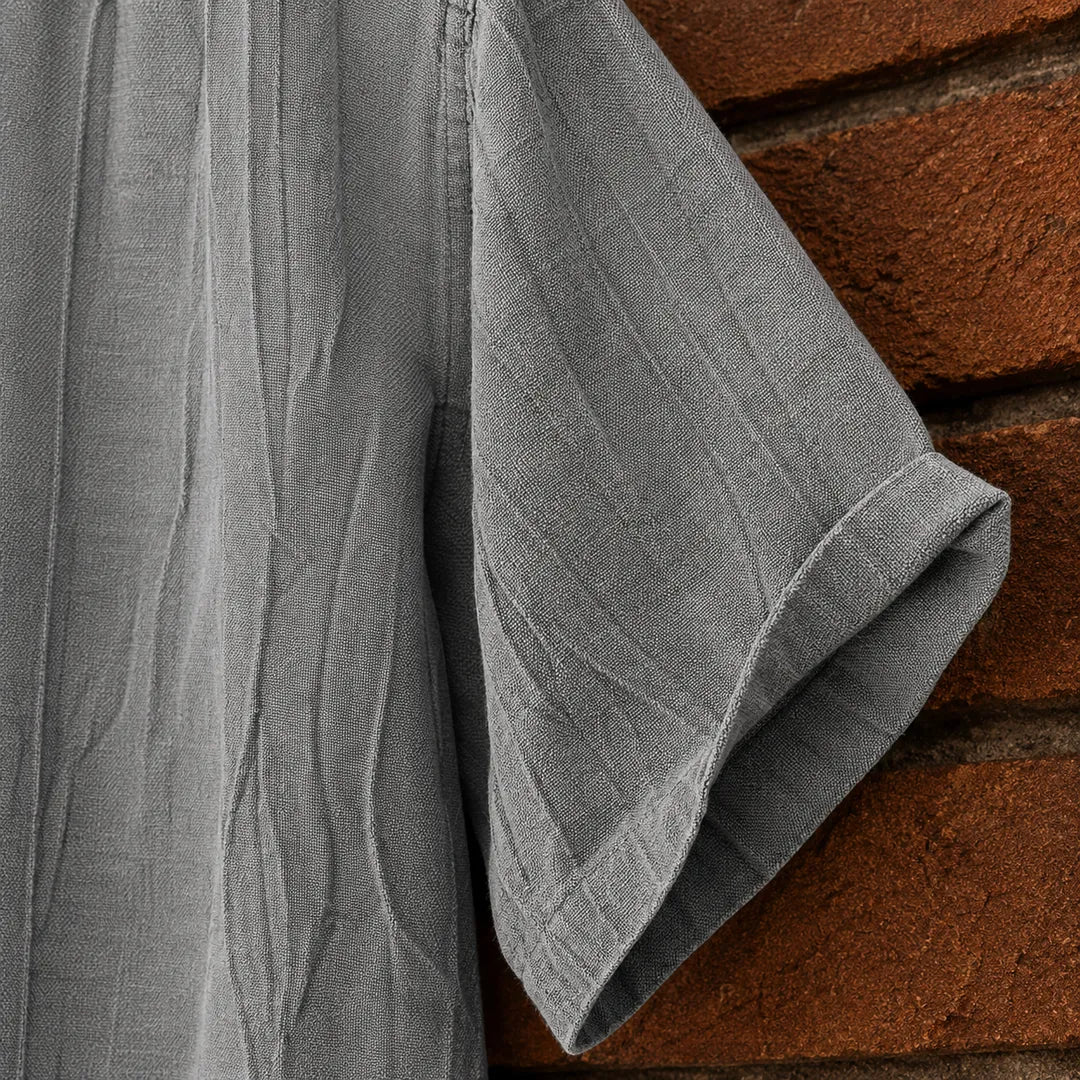 Classic Short-Sleeve Buttoned Shirt